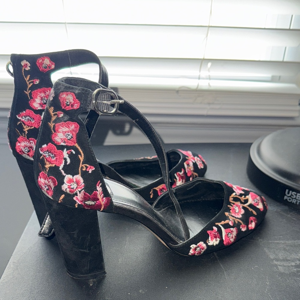 White House Black Market Floral Embroidered Heels